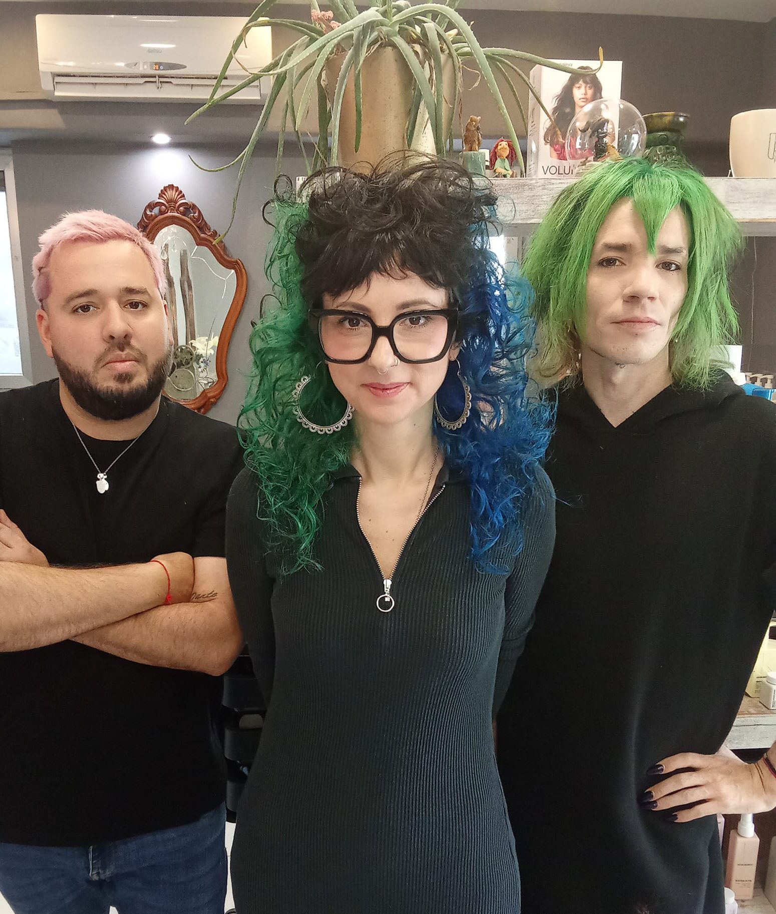 The international team of Luna Hair Salon in Barcelona, expert colorists and stylists ready to create your perfect look